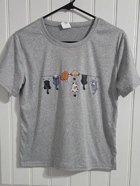 Gray Cat Graphic Tee Size Small